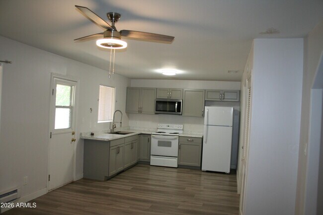 Building Photo - 8901 E Waco Ct