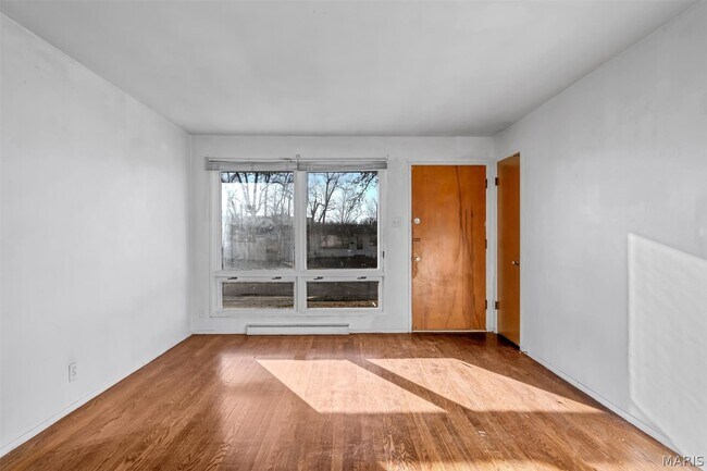 Building Photo - 9014 Ellison Dr