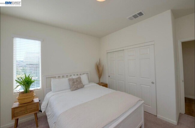 Building Photo - 21236 Grapevine Dr