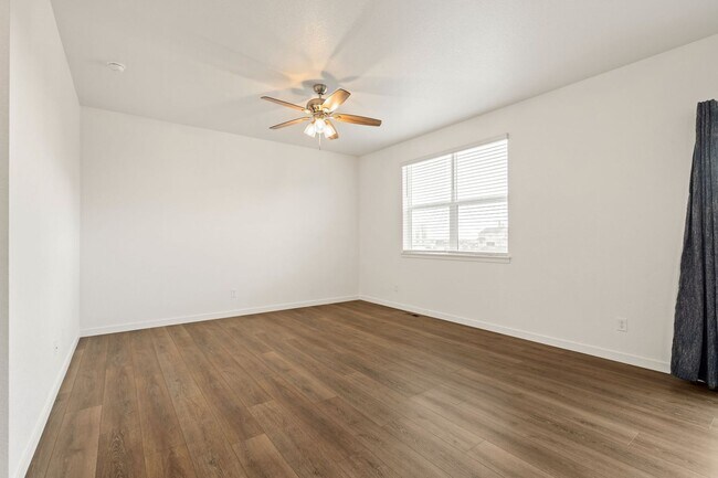 Building Photo - Ideally Located Modern 4-Bedroom Home