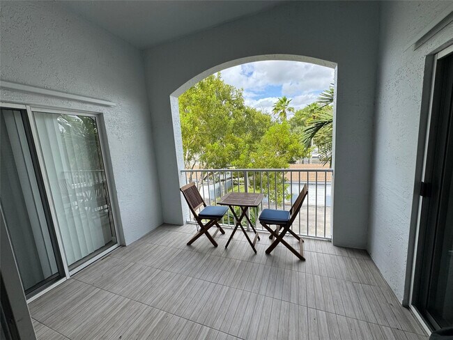 Building Photo - 2600 S University Dr