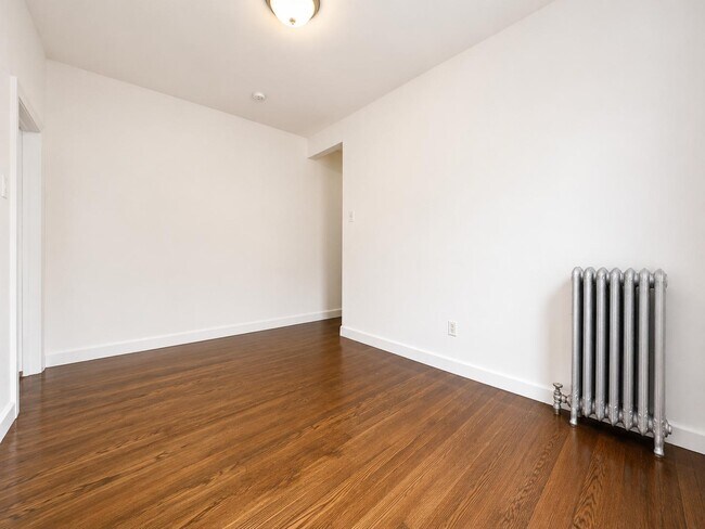 Building Photo - 529 W 151st St