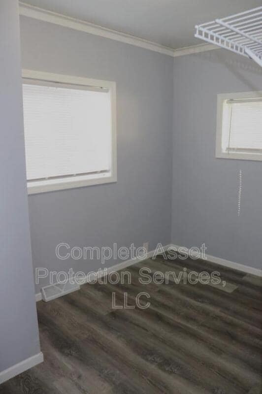 Building Photo - 3424 Iowa St