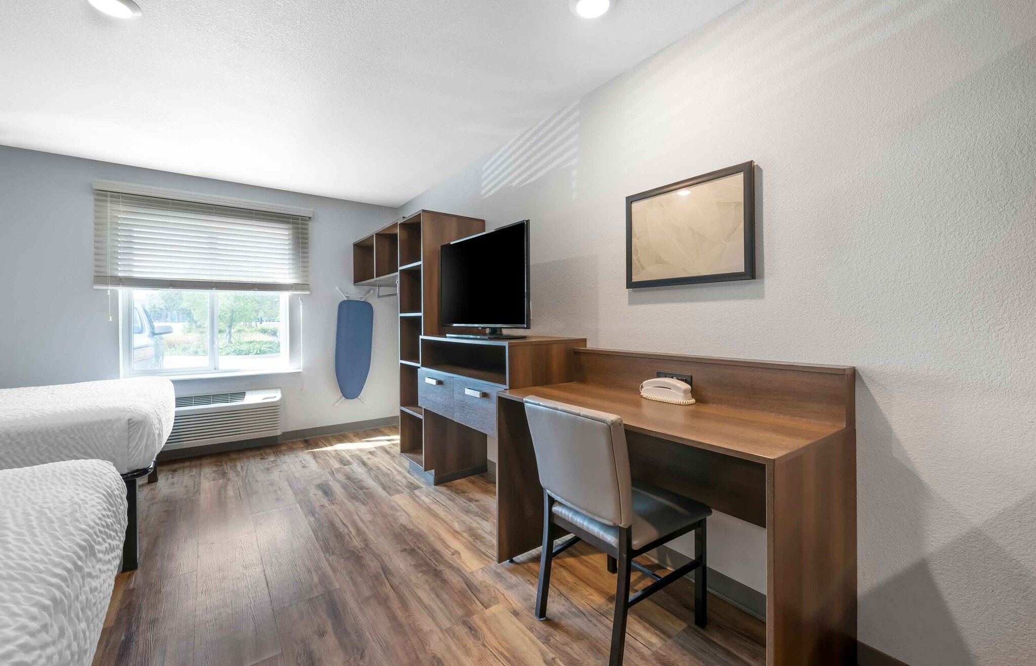 Building Photo - Furnished Studio-Melbourne - West Melbourne