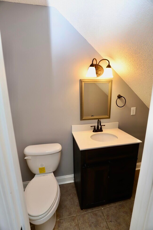 Building Photo - 1855 Beachforest Way