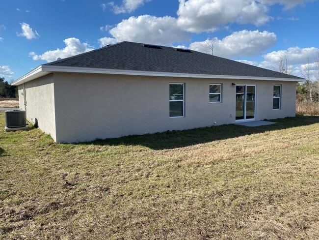 Building Photo - Desirable SW Ocala Neighborhood, 3/2/2 **W...