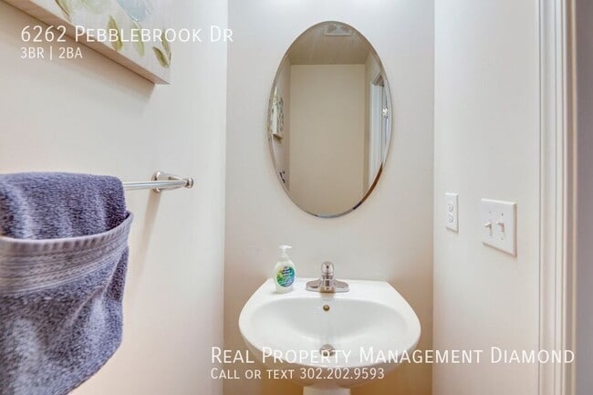 Building Photo - 6262 Pebblebrook Dr