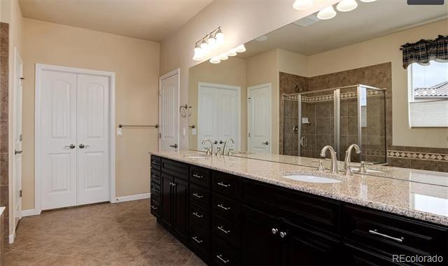 Building Photo - 27235 E Lakeview Pl