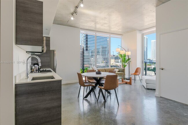 Building Photo - 151 SE 1st St