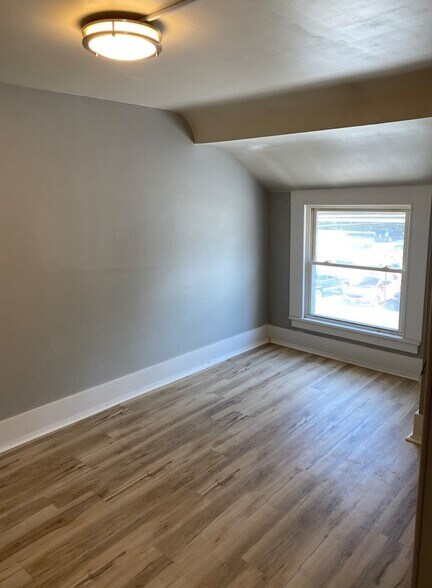 Building Photo - 7 Mill St