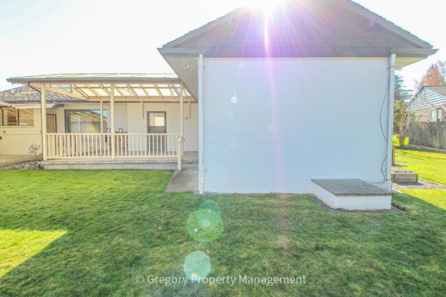 Building Photo - 4418 Colby Ave