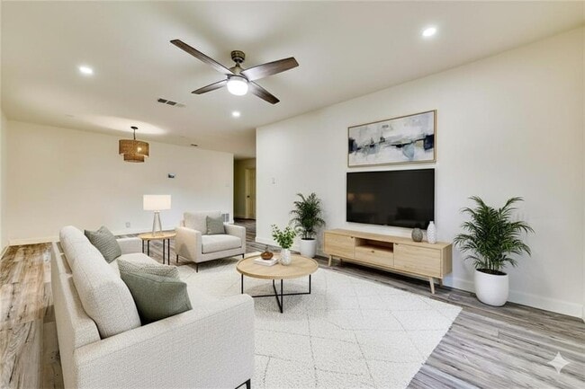 Building Photo - 6807 Trendal Ln