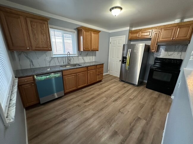 Building Photo - 19566 Webster St