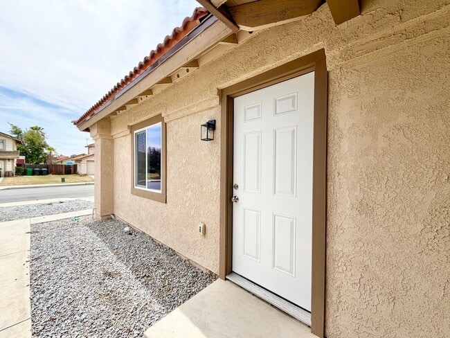 Building Photo - Move-In Ready 2 Bed Casita with Upgrades Throughout & In-Unit Laundry