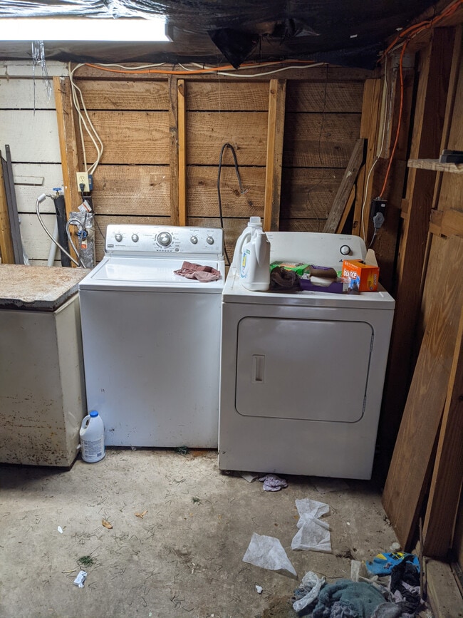 Building Photo - South 16th and a Half