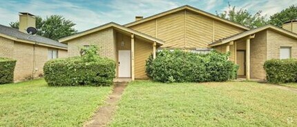Building Photo - 2704 St George Pl