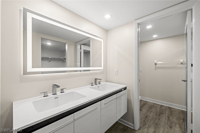 Building Photo - 500 Misty Pines Cir