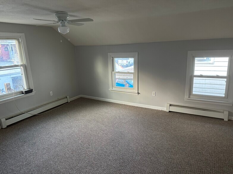 Building Photo - 30 Spring St