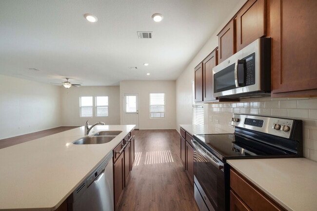 Building Photo - 820 Kates Way