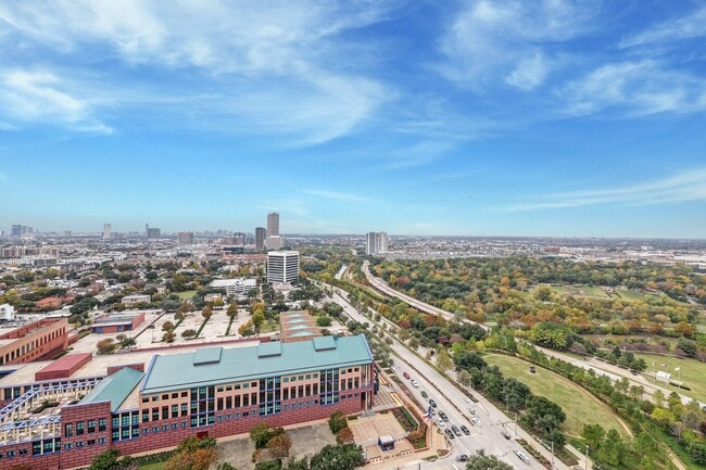 Building Photo - 1711 Allen Pkwy