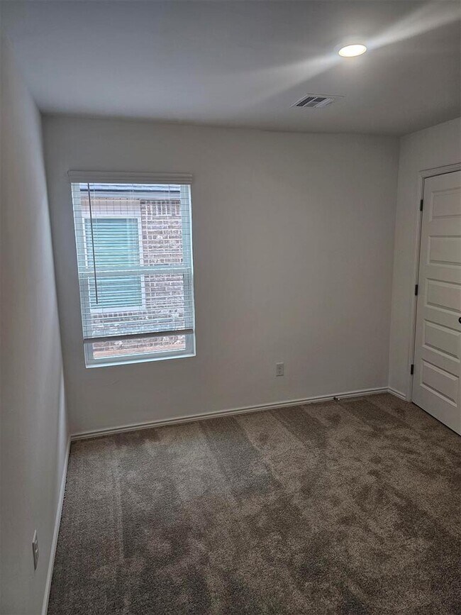 Building Photo - 1824 Rock Elm Dr