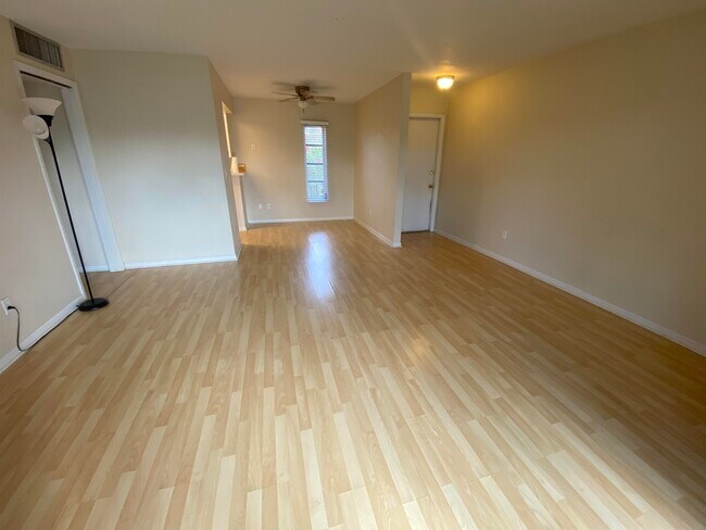 Building Photo - 600 Domenico Cir