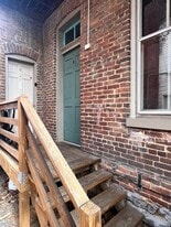 Building Photo - 113 E Franklin St