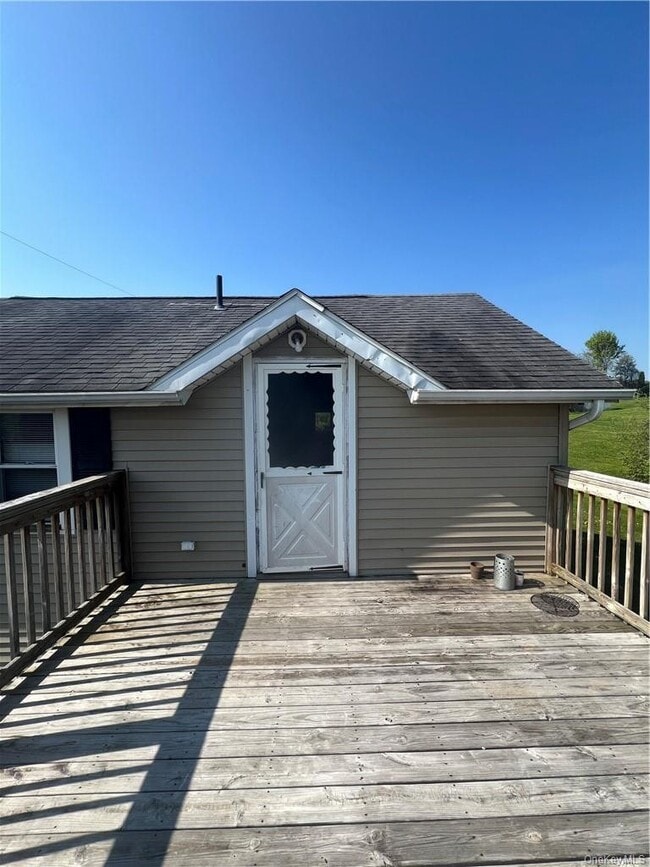 Building Photo - 10 Mulberry Ln