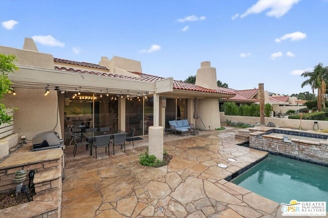 Building Photo - 196 Kavenish Dr