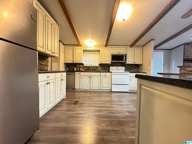 Building Photo - 705 Bagley Dr