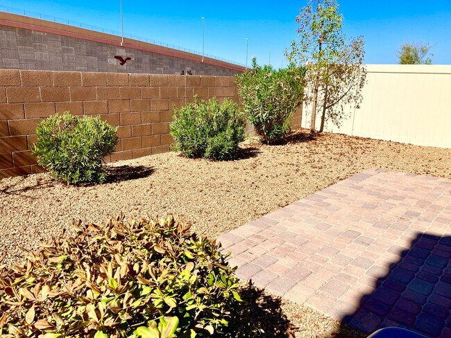 Building Photo - Welcome to your new home at Alington Bend ...