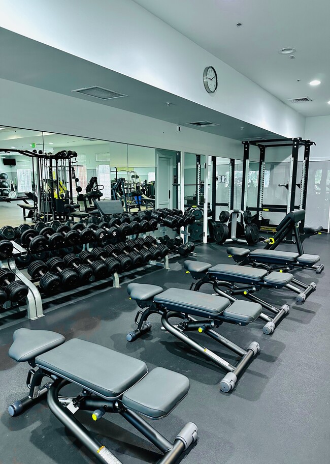 Building Photo - 805 Old Bridge Rd