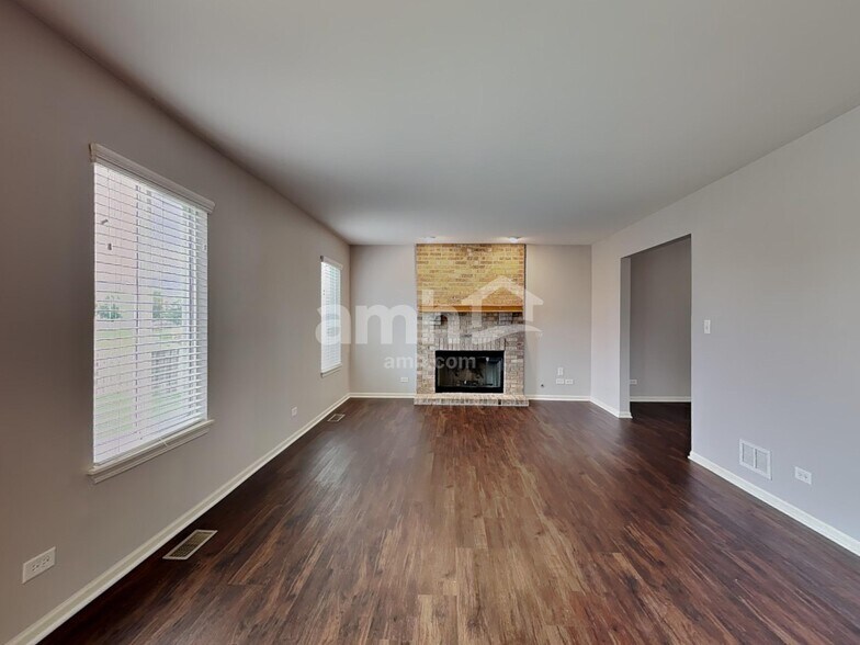 Building Photo - 528 Alyssa St