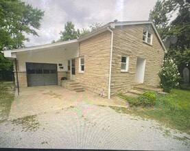 Building Photo - Beautiful 4 BD/2 BA Home !