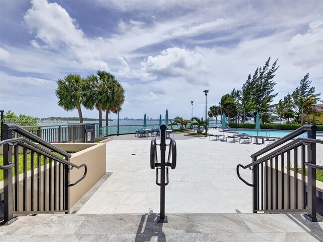 Building Photo - 11113 Biscayne Blvd