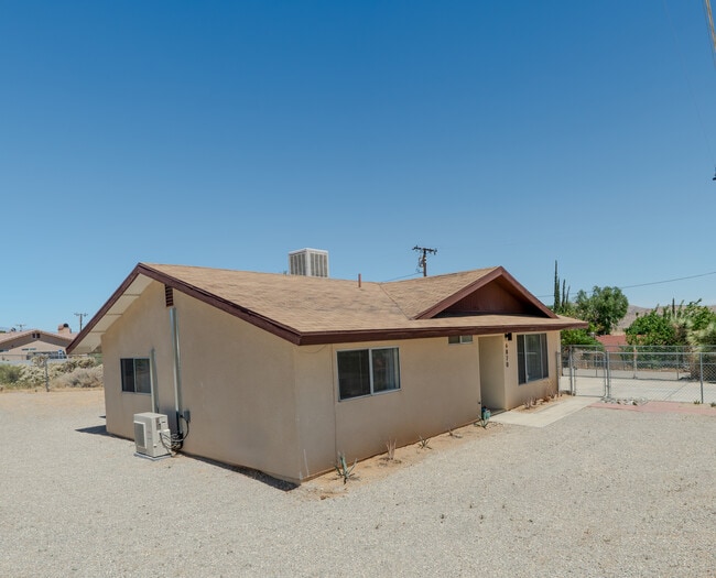 Building Photo - 6870 Sunset Rd