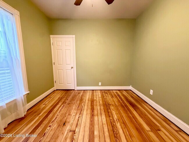 Building Photo - 1915 Culbertson Ave