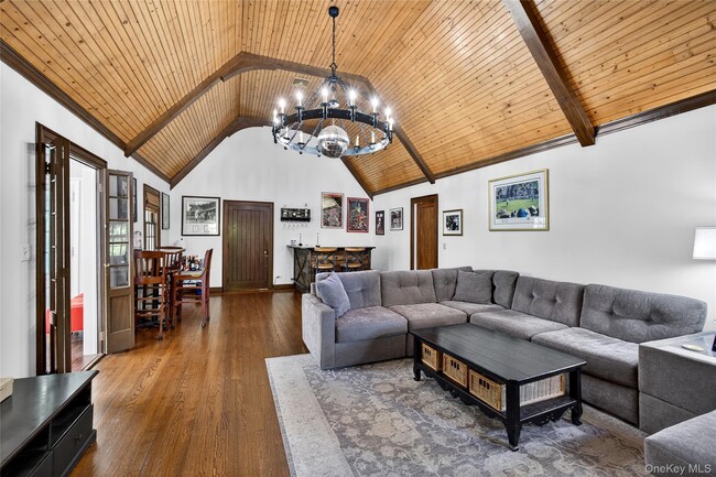 Building Photo - 6 Raven Way