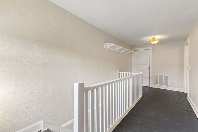 Building Photo - 5703 E Washington St