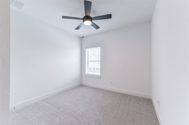 Building Photo - 10916 Keaton Landing Dr