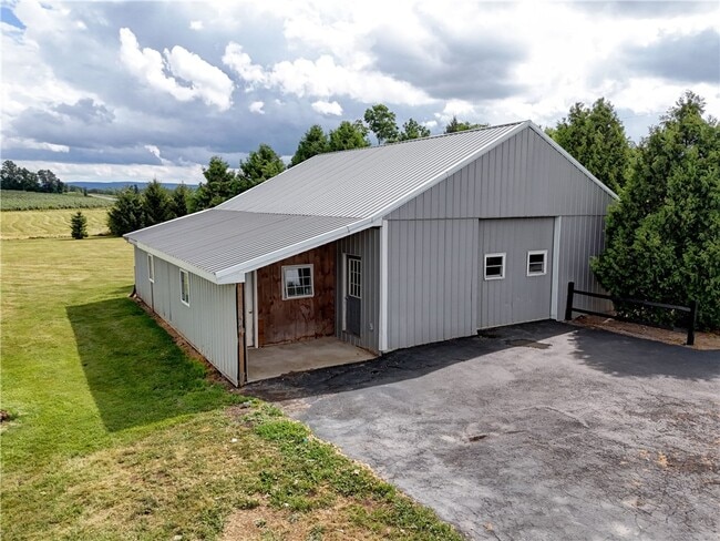 Building Photo - 681 NY-364