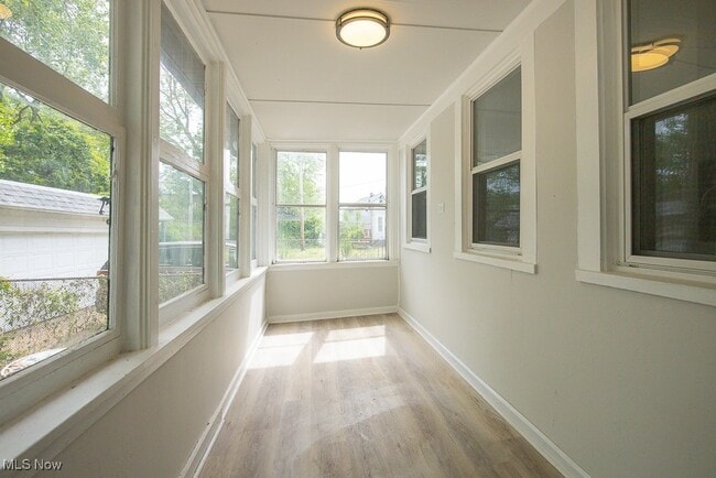 Building Photo - 15409 Grovewood Ave