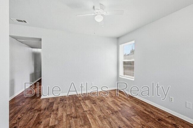 Building Photo - 116 Arrowhead St