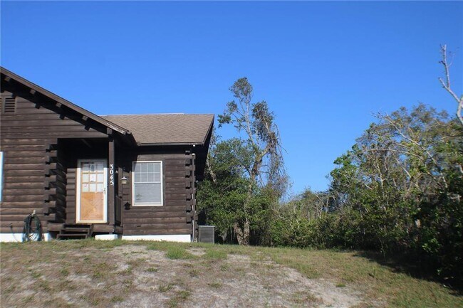 Building Photo - 3045 Yorkshire Dr