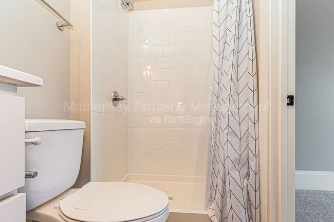 Building Photo - 290 Spring Ave