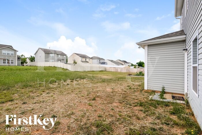 Building Photo - 812 Southridge Dr