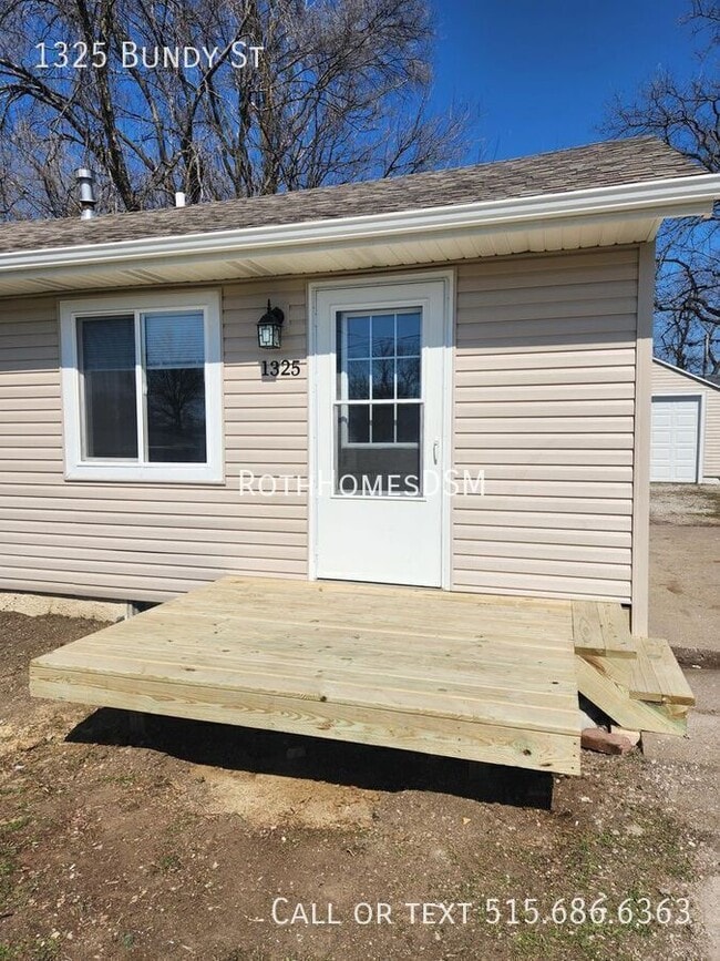 Building Photo - 1325 Bundy St