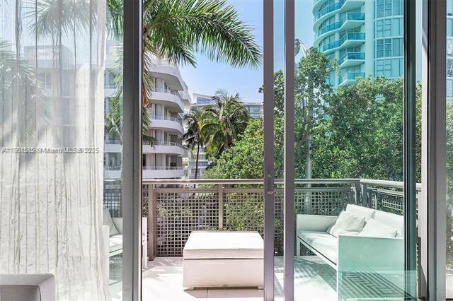 Building Photo - 6000 Collins Ave