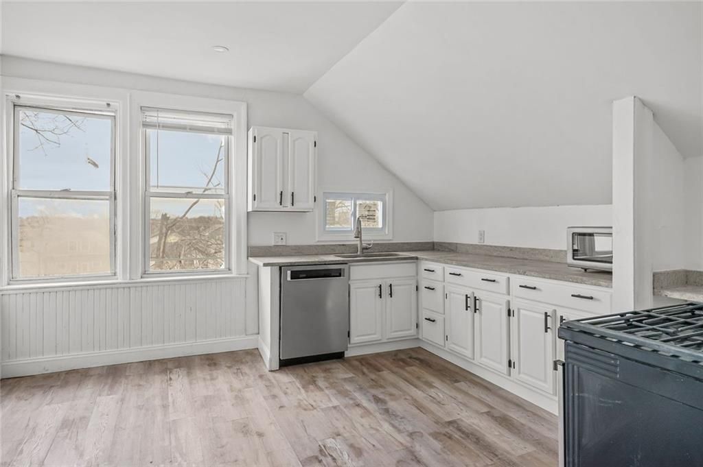 Building Photo - 123 Radcliffe Ave