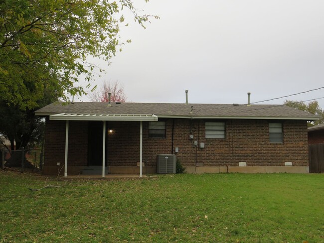 Building Photo - Beautifully Updated Home